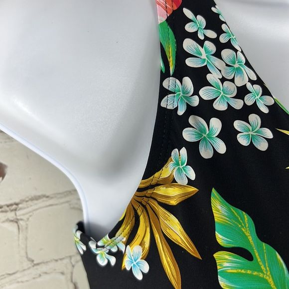 Women’s Soft & Sculpting One Piece Swimsuit Size L black with floral print. NWT - Picture 8 of 8